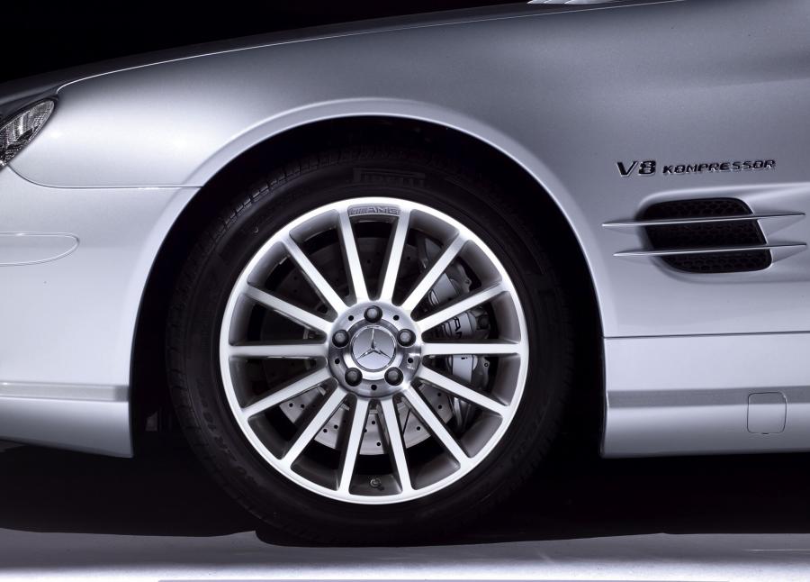  Mercedes-Benz SL55 AMG 2006 года  (фото 37 из 69)